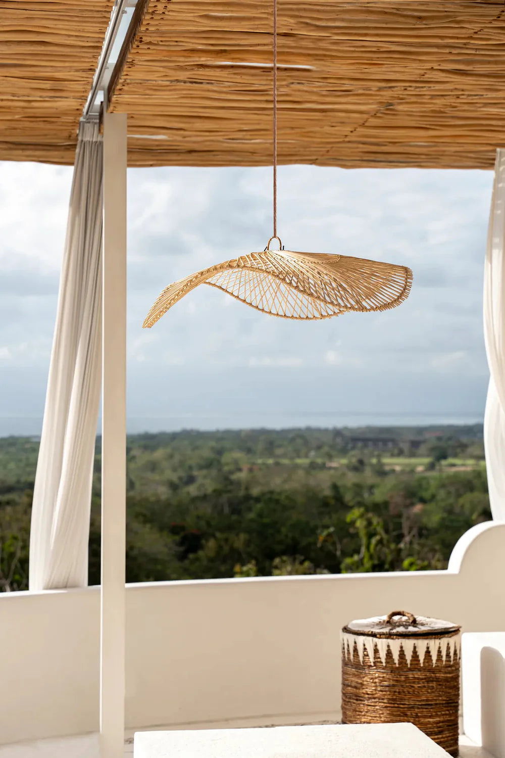 Rotan lamp organische vorm