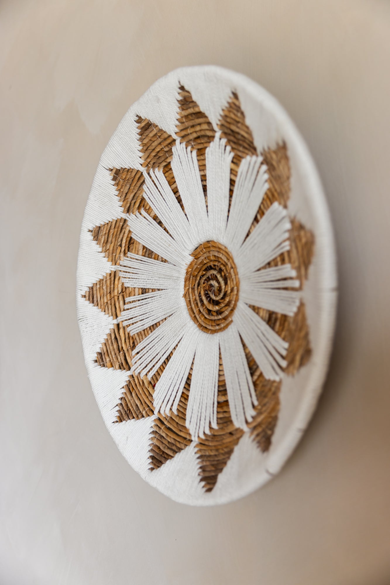 Muurdecoratie van macramé