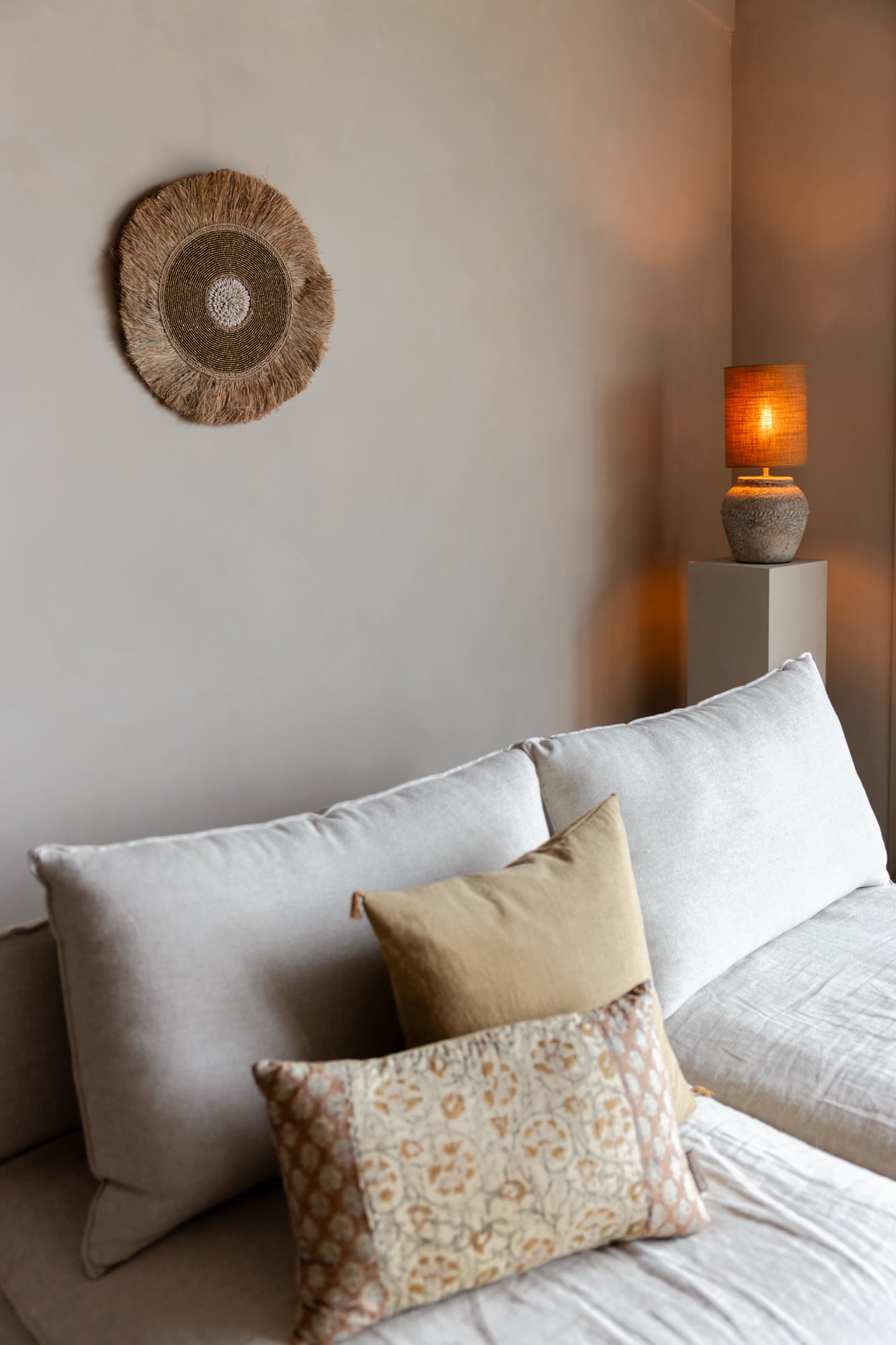 Interieur met wanddecoratie